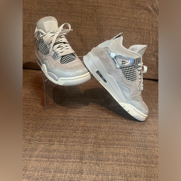 AIR JORDAN Women’s 4 Retro “Frozen Moments” - Picture 4 of 12